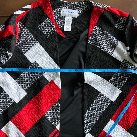 ALFRED DUNNER PETITE Red Black Cardigan w/attached Black Tank 3/4 Sleeve Size PM - Picture 6 of 10